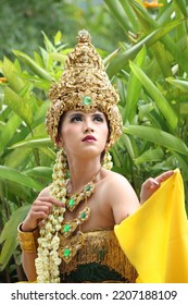 444 Adat Sunda Images, Stock Photos & Vectors | Shutterstock