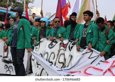 Jakarta, Indonesia - September 19, 2019: The Student Demonstration Rejected The Draft Criminal Code And Corruption Eradication Commission Law In Front Of The House Of Representatives Building.