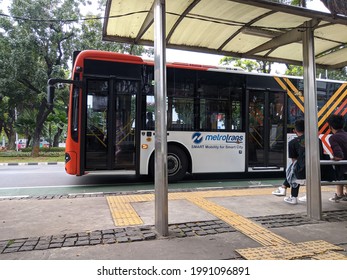 Jakarta, Indonesia, Tuesday, June 15 2021, Busway Stop In The City Hall Area Of ​​central Jakarta