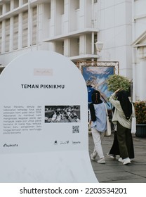 Jakarta Old Town - September 17, 2022: Pedestrians In Front Of The Wayang Museum Yard