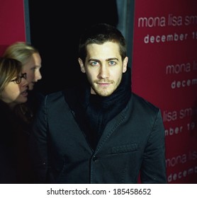 Jake Gyllenhaal At Premiere Of MONA LISA SMILE, 12/10/2003