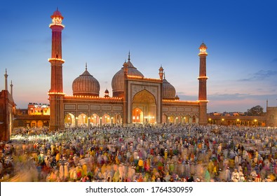 Jama masjid- One of the largest mosques in India. People gathering for the prayer in the beautiful mosque. 