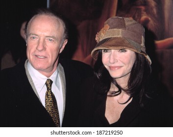 James Caan And Mary Steenburgen At Premiere Of LORD OF THE RINGS THE TWO TOWERS, NY 12/5/2002