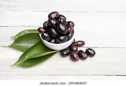 827 Jamun Leaves Images, Stock Photos & Vectors | Shutterstock