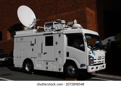 Jan.17,2010 , Hyogo Japan

Small TV Relay Vehicle.
Used For On-site Broadcasting Of Local News.

