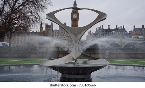 January 2017: Photo From Iconic Fountain In Saint Thomas Hospital Gardens With Views To Big Ben And Houses Of Parliament, Westminster, London, United Kingdom