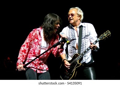 JAPAN - MARCH 13: Kelly Hansen And Mick Jones Of Foreigner Perform On March 13, 2007 Tokyo, Japan