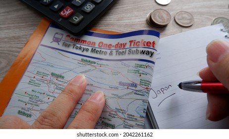 Japan Tourist Guide Book With Tokyo Metro And Subway Map. Japan Holiday Ilustration. Jakarta, 2021.