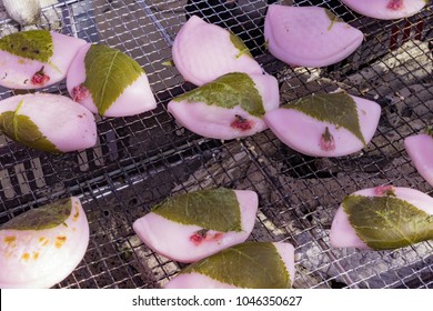 Japaned Sakura Mochi