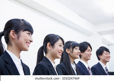 Japanese College Students To Receive The Interview