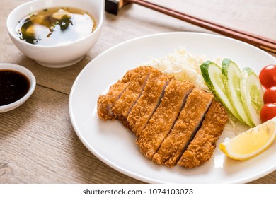 Japanese Deep Fried Pork Cutlet Tonkatsu Stock Photo 1074103073 ...