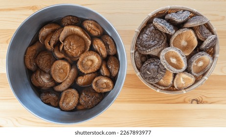 Japanese dried shiitake mushrooms and shiitake mushrooms soaked in water.