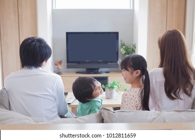 Japanese families relax in the living room