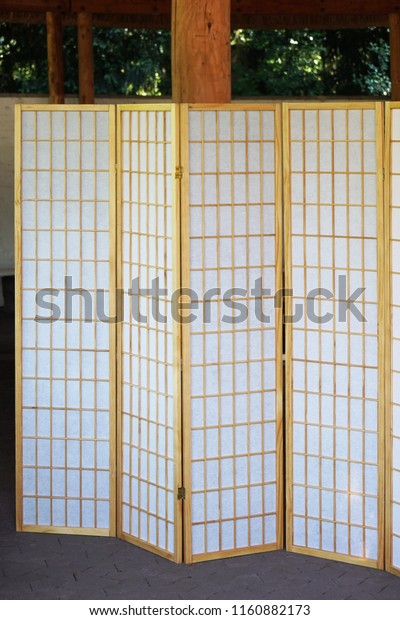 japanese\
folding screen made from bamboo and\
paper