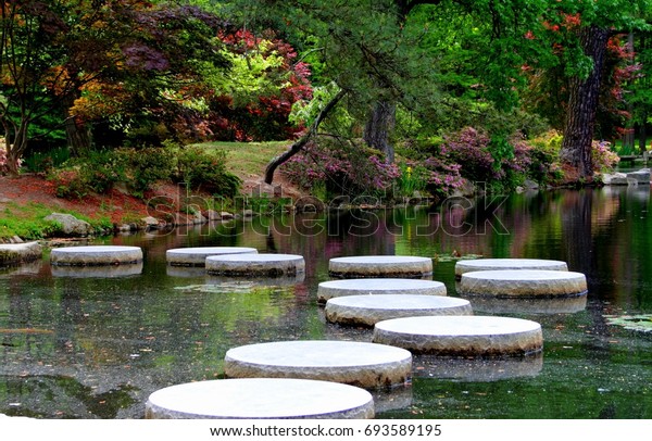 マイマウント公園の日本庭園 リッチモンドバージニア州 の写真素材 今すぐ編集