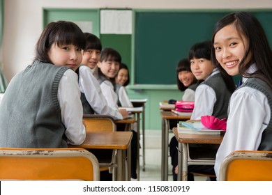 Japanese Girls To Turn Around