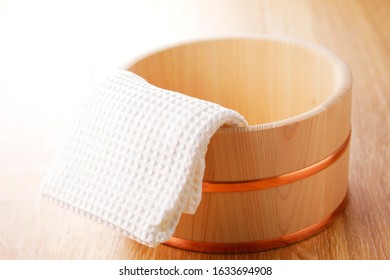 Japanese Hinoki Wood Bath Bucket