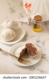Japanese mochi with chocolate icea cream