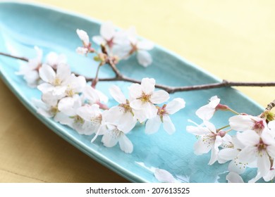 桜 生け花 の写真素材 画像 写真 Shutterstock