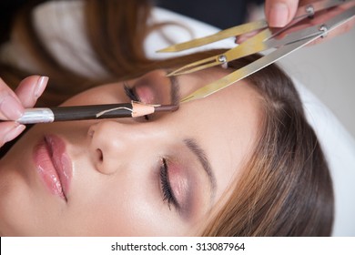 Japanese technique of drawing eyebrows
