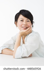 女性 50代 日本人 顔 の画像 写真素材 ベクター画像 Shutterstock