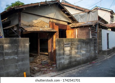 Maison japonaise en bois détruite