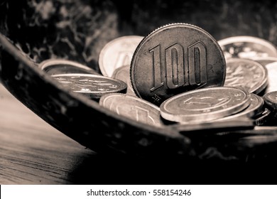  japanese yen - Powered by Shutterstock