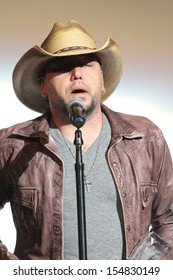 Jason Aldean At The 7th Annual ACM Honors, Ryman Auditorium, Nashville, TN 09-10-13