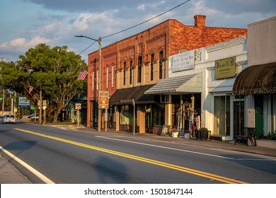 Jasper, Florida - May 17, 2019: A Few Shops Struggle To Stay Open Between Empty Buildings In A Once-booming Downtown Business District Along U.S. Route 41.