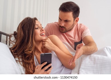 Jealous Husband Spying His Wife Mobile Phone