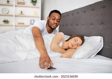 1,432 Black couple infidelity Images, Stock Photos & Vectors | Shutterstock