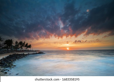 Jeddah, Saudi Arabia - December 30, 2019: Sunset Over Red Sea In Jeddah. Island Mosque In The Distance.
