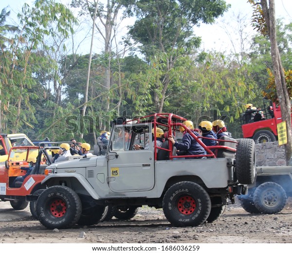 A jeep is used for adventure lava tour Merapi at  di
wisata lava tour gunung merapi trek basah dan kering yogyakarta 20
febuari 2018