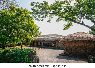 1,100 Jeju folk village Images, Stock Photos & Vectors | Shutterstock