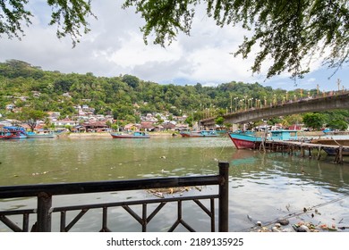 Jembatan Siti Nurbaya Bridge In Kampung Batu Batang Arau Padang West Sumatera Indonesia. Captured On March 9th, 2018.