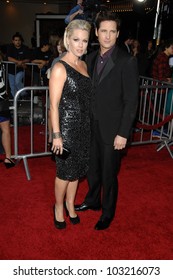 Jennie Garth et son mari Peter Facinelli dans "The Twilight Saga: New Moon" Los Angeles Premiere, Mann Village Theatre, Westwood, Ca 11-16-09