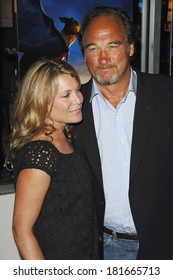 Jennifer Sloan, Jim Belushi At UNDERDOG Premiere, Regal E-Walk Stadium 13 Cinema, Los Angeles, CA, July 30, 2007