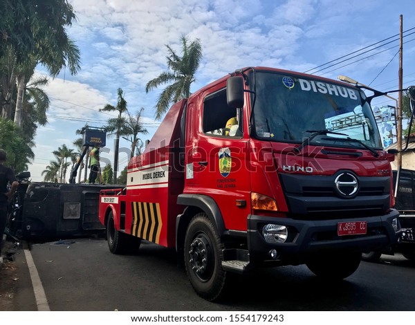 Jepara, Indonesia - 06/09/2019 The tow truck\
when prepared to tow a bus\
accident