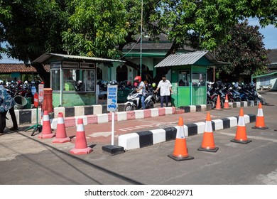 Jepara, Indonesia, 27 September 2022 Ambulance Special Line At The Hospital Entrance