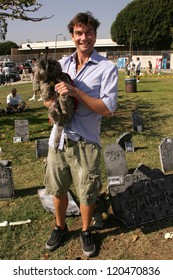 Jerry O'Connell At The 5th Annual BowWowWeen Benefit Presented By Dog.com. Barrington Dog Park, Los Angeles, CA. 10-29-0606