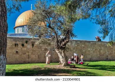 JERUSALEM, ISRAEL - JANUARY 06, 2022: An Arab Palestinian Family Rests On The Temple Mount On Friday.