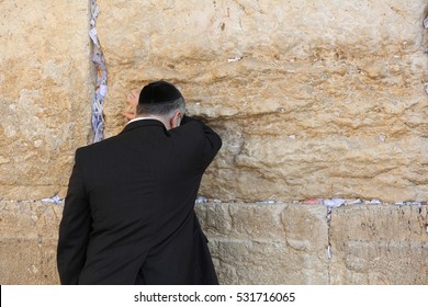 Jerusalem, Israel -?? November 2 , 2016: Orthodox Jewish Man at the Western Wall in Jerusalem, Judaismâ??s holiest site. Israel