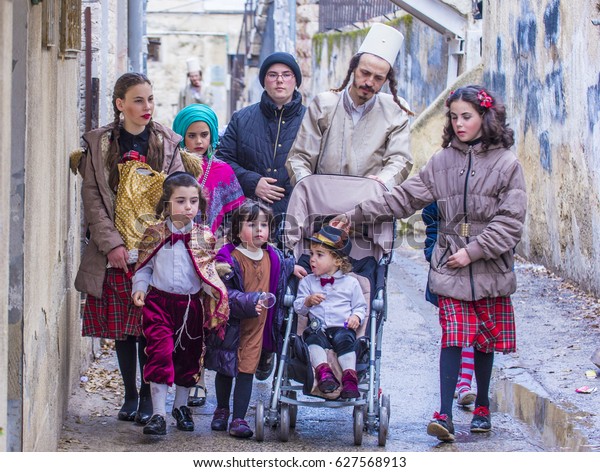 orthodox jewish family