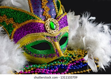 253 Masquerade mask side view Images, Stock Photos & Vectors | Shutterstock