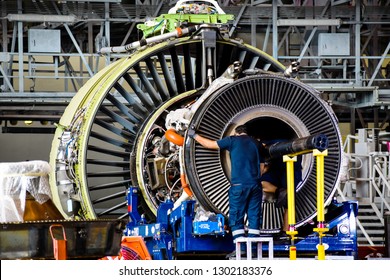 349,493 Aircraft engine Images, Stock Photos & Vectors | Shutterstock