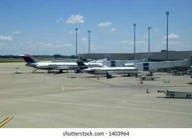 Jetliners On Ramp At Houston Bush International Airport