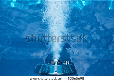 jetstream in swimmingpool