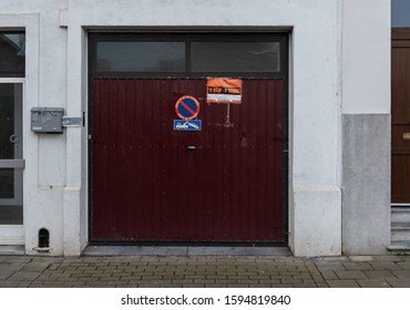 Jette, Brussels Capital Region - Belgium - 12 20 2019 Vintage Wooden Garage Port With A For Sale Sign