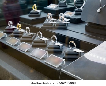 Jewelry Diamond Shop Window Display