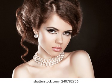 7,287 Pearl jewellery models Images, Stock Photos & Vectors | Shutterstock